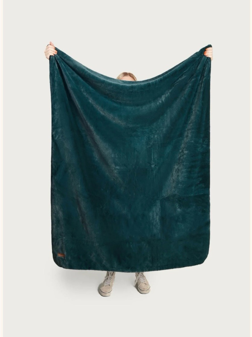NWT UnHide Lil Marsh Plush Throw - Emerald - 50” x 60”